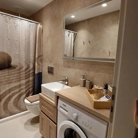 Kamarescozysuites *