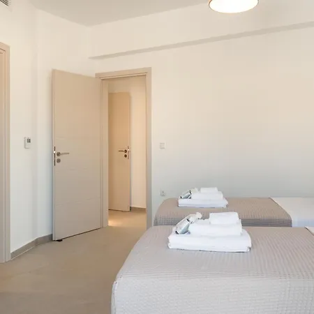 Kamarescozysuites 펜션 리바디아